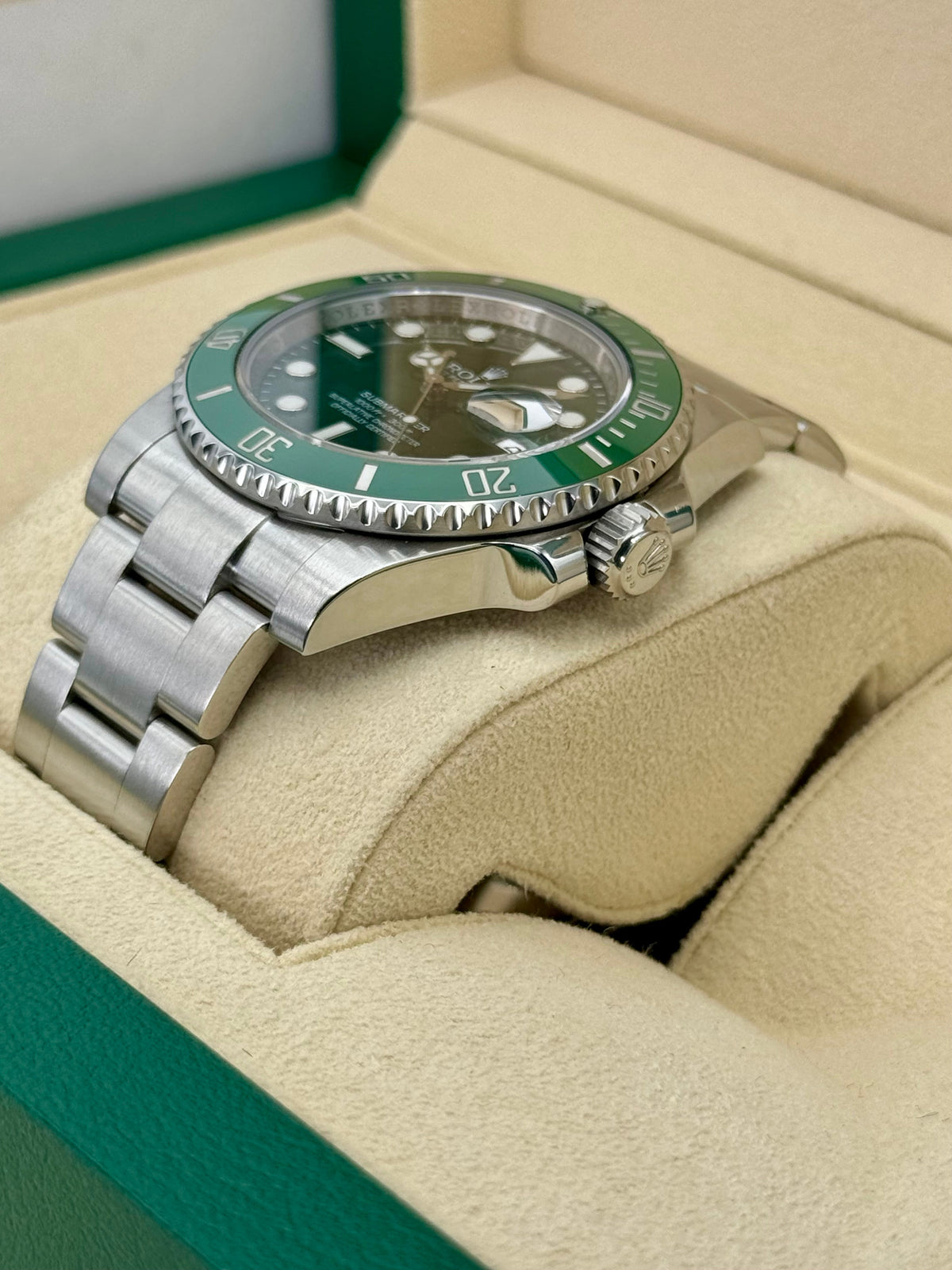 2015 Rolex Submariner "Hulk" 40mm 116610LV Green Dial