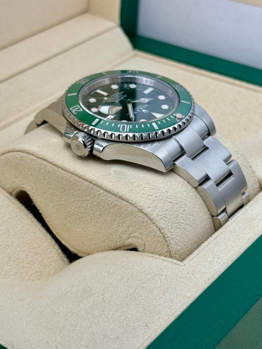 2015 Rolex Submariner "Hulk" 40mm 116610LV Green Dial