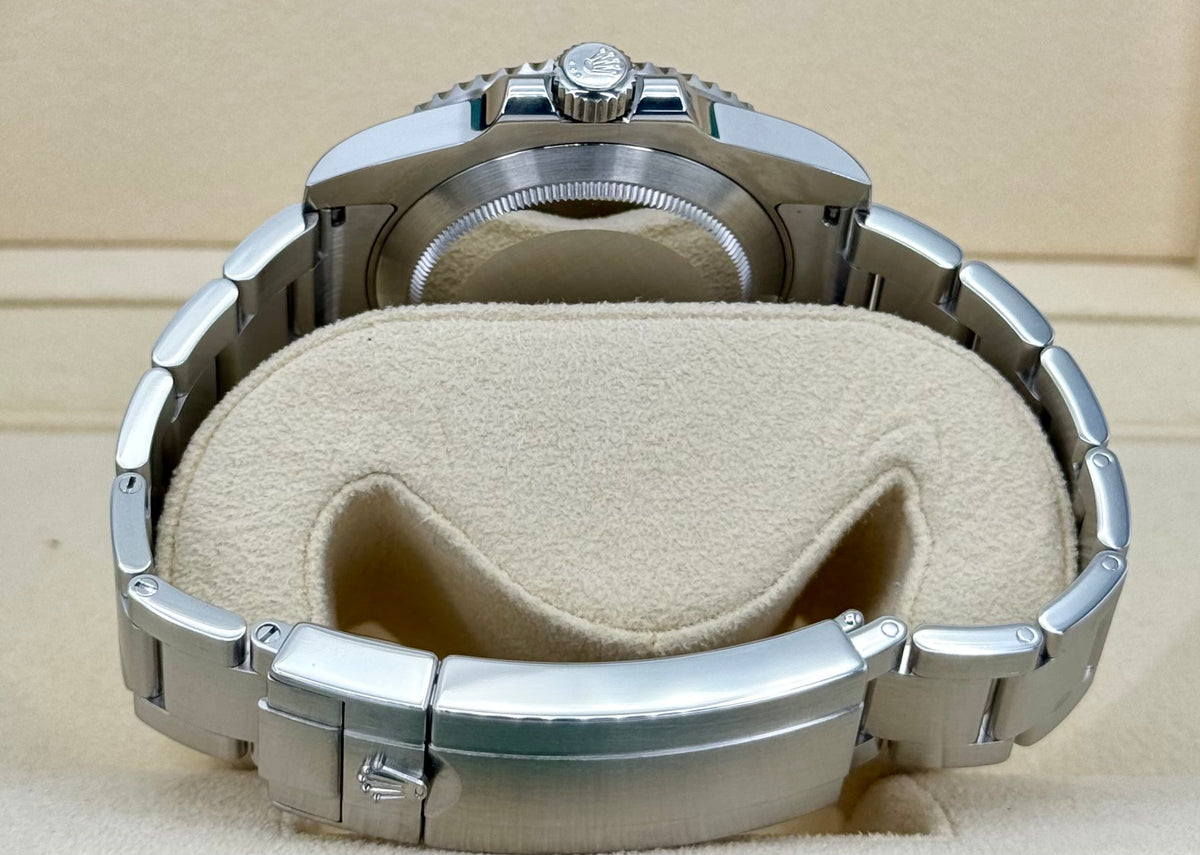 2015 Rolex Submariner "Hulk" 40mm 116610LV Green Dial