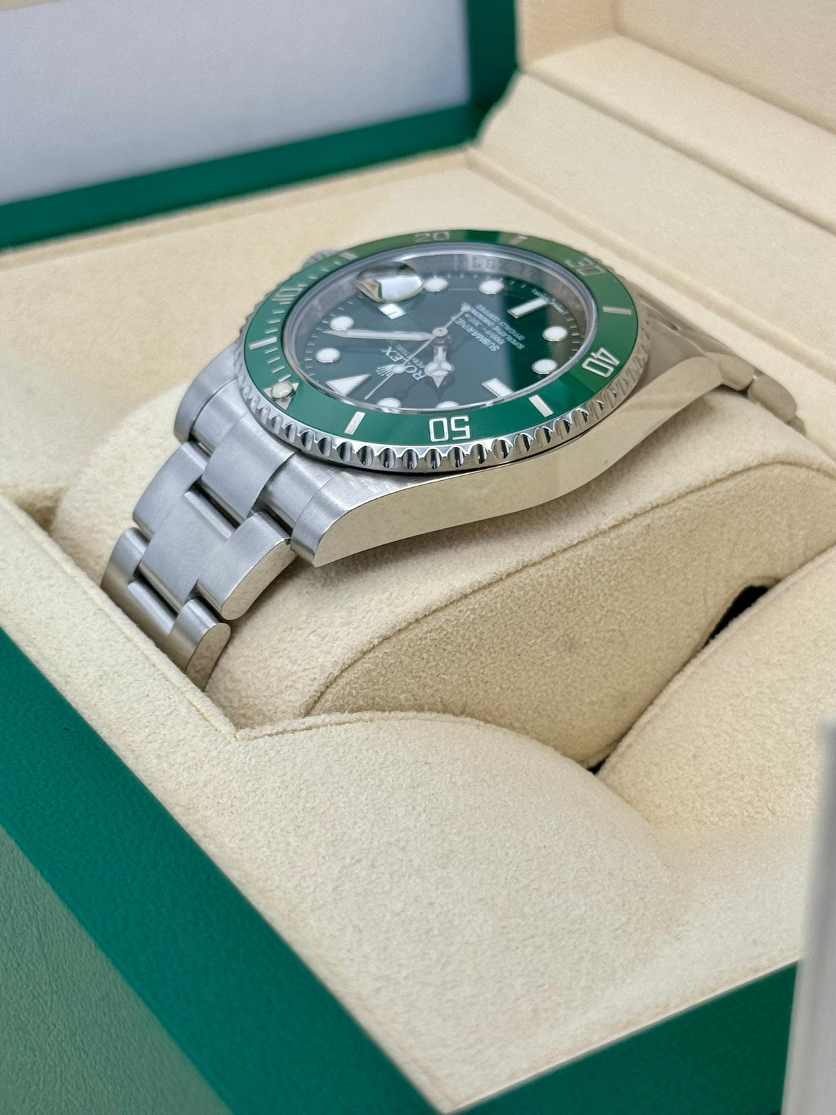 2015 Rolex Submariner "Hulk" 40mm 116610LV Green Dial