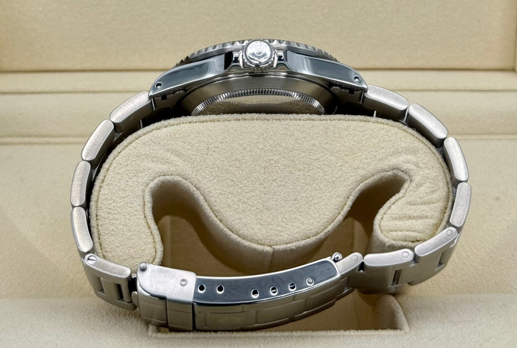 2001 Rolex Submariner Date 40mm 16610 Stainless Steel Black Dial