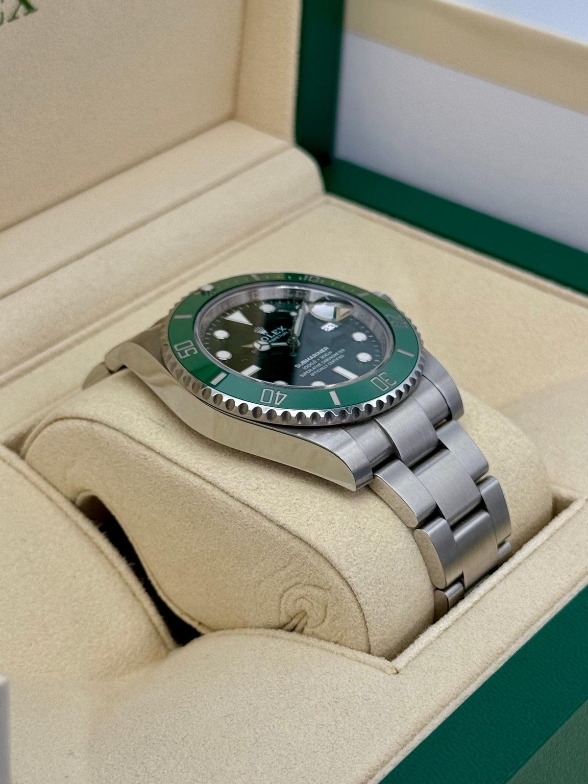 2019 Rolex Submariner “Hulk” 40mm 116610LV Green Dial