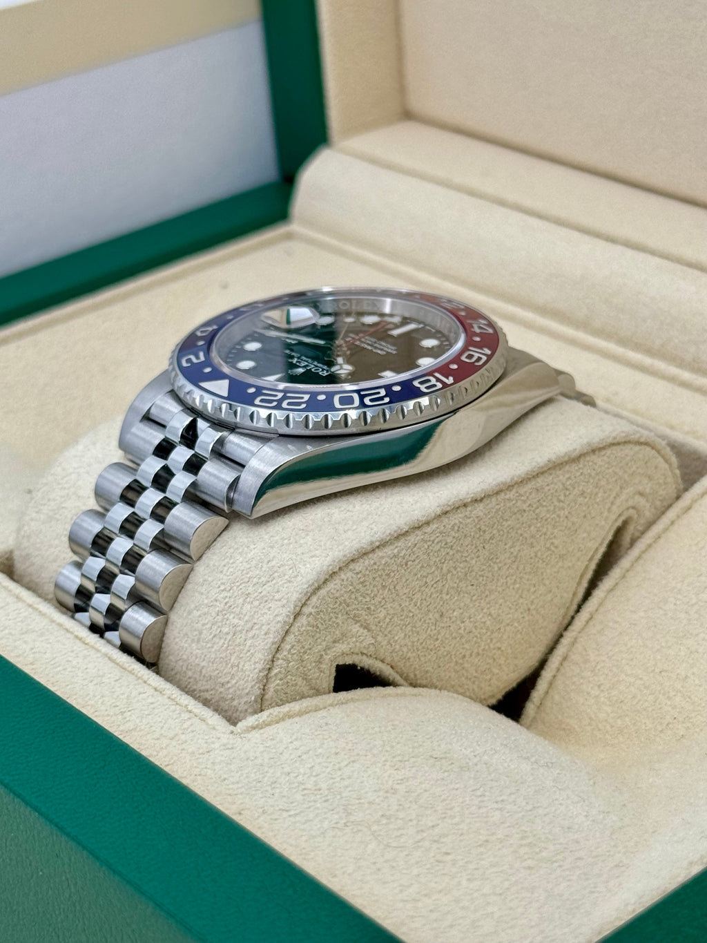 2022 Rolex GMT-Master II "Pepsi" 40mm 126710BLRO Jubilee