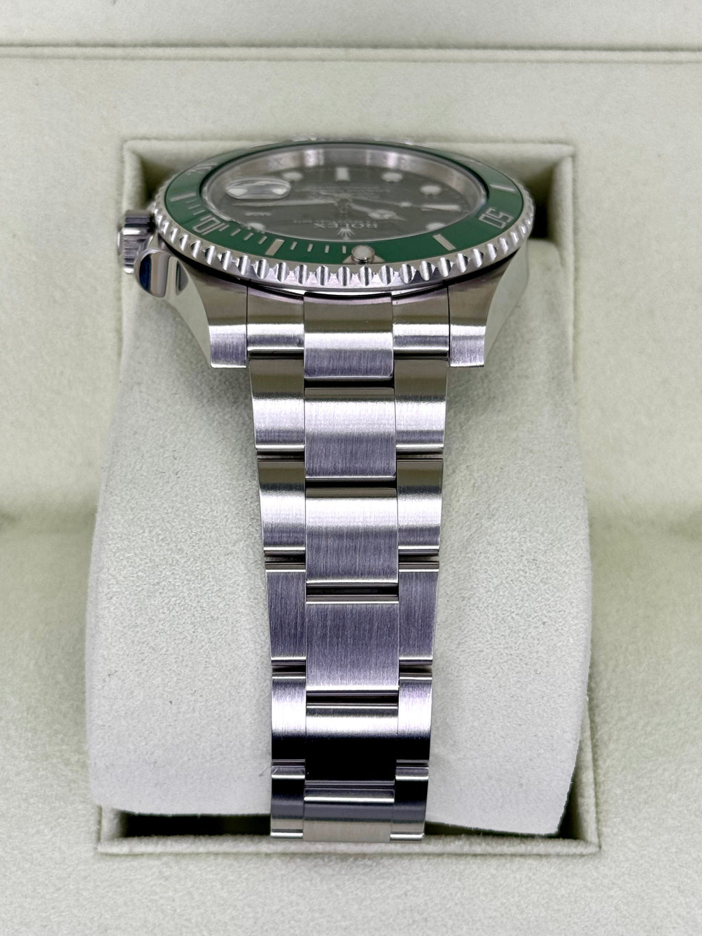 Rolex Submariner "Hulk" 40mm 116610LV Green Dial