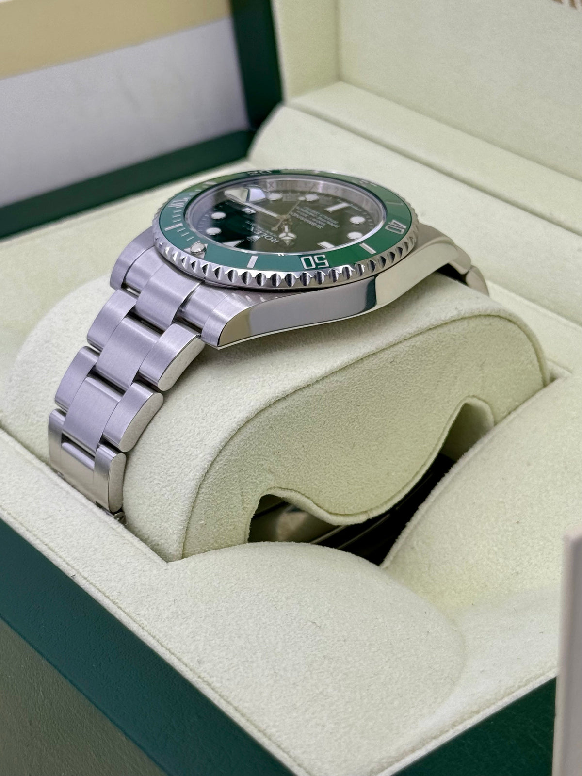 Rolex Submariner "Hulk" 40mm 116610LV Green Dial