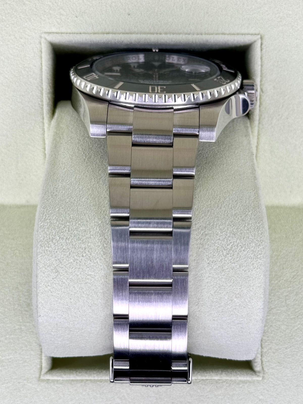 2011 Rolex Submariner 40mm 116610 Stainless Steel Black Dial