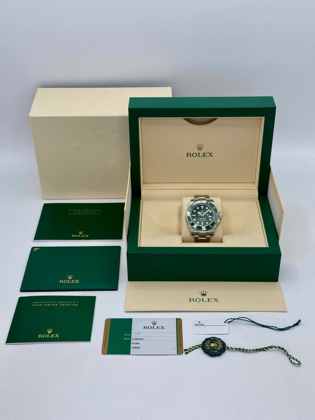 NEW OLD STOCK 2019 Rolex Submariner “Hulk” 40mm 116610LV Green Dial