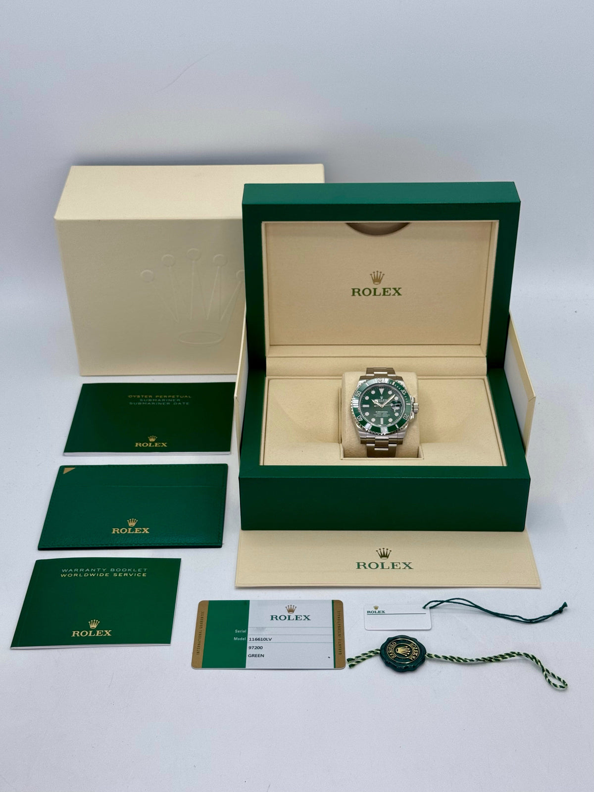 NEW OLD STOCK 2019 Rolex Submariner “Hulk” 40mm 116610LV Green Dial