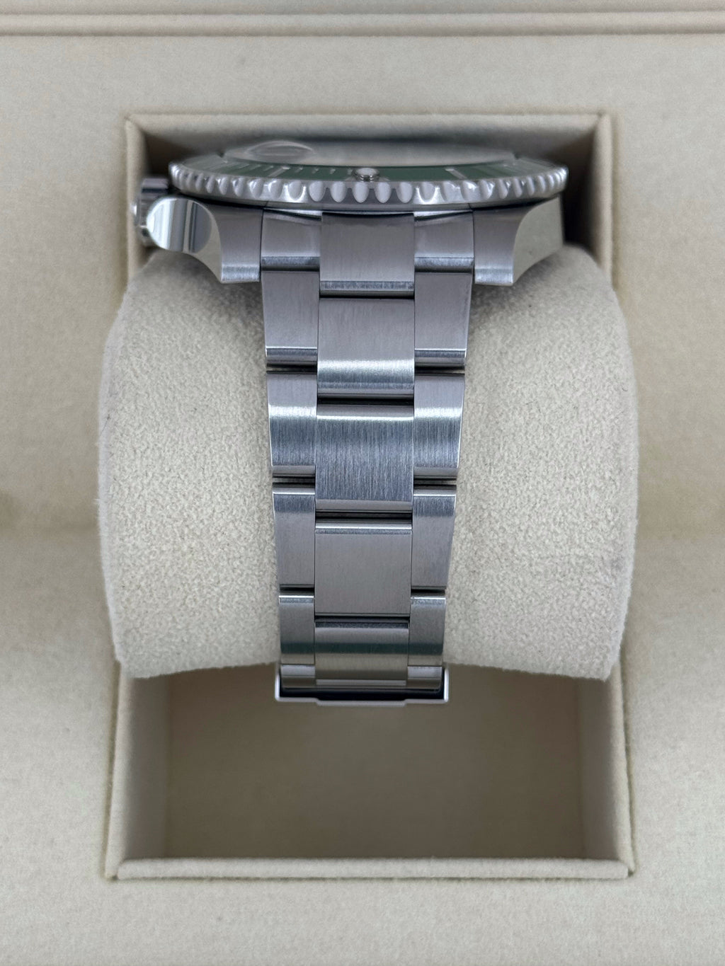 NEW OLD STOCK 2019 Rolex Submariner “Hulk” 40mm 116610LV Green Dial