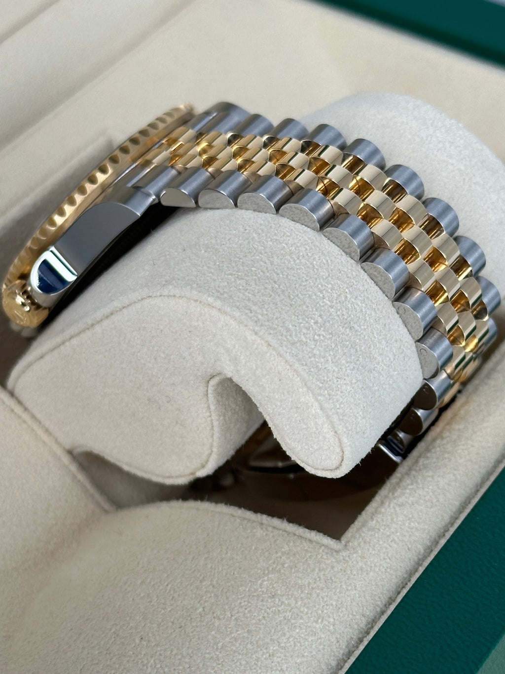 NEW 2023 Rolex GMT-Master II 40mm 126713GRNR Two-Tone Jubilee