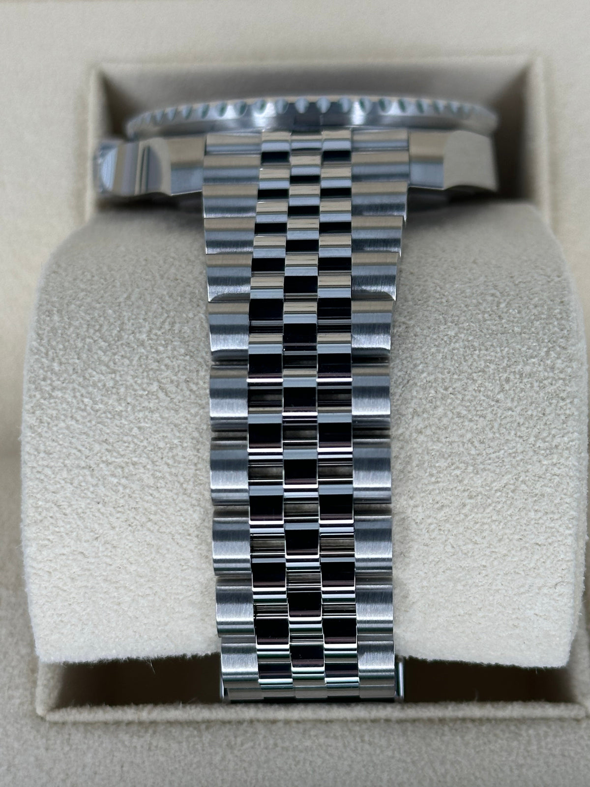 NEW 2023 Rolex GMT-Master II "Pepsi" 40mm 126710BLRO Jubilee