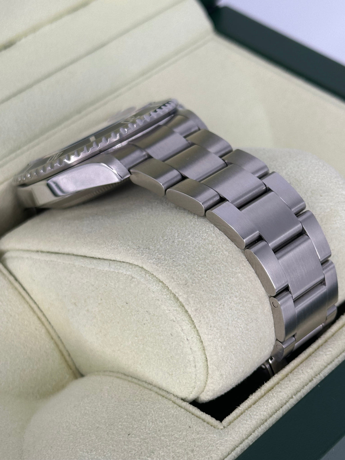2007 Rolex Submariner Date 40mm 16610 Stainless Steel Black Dial
