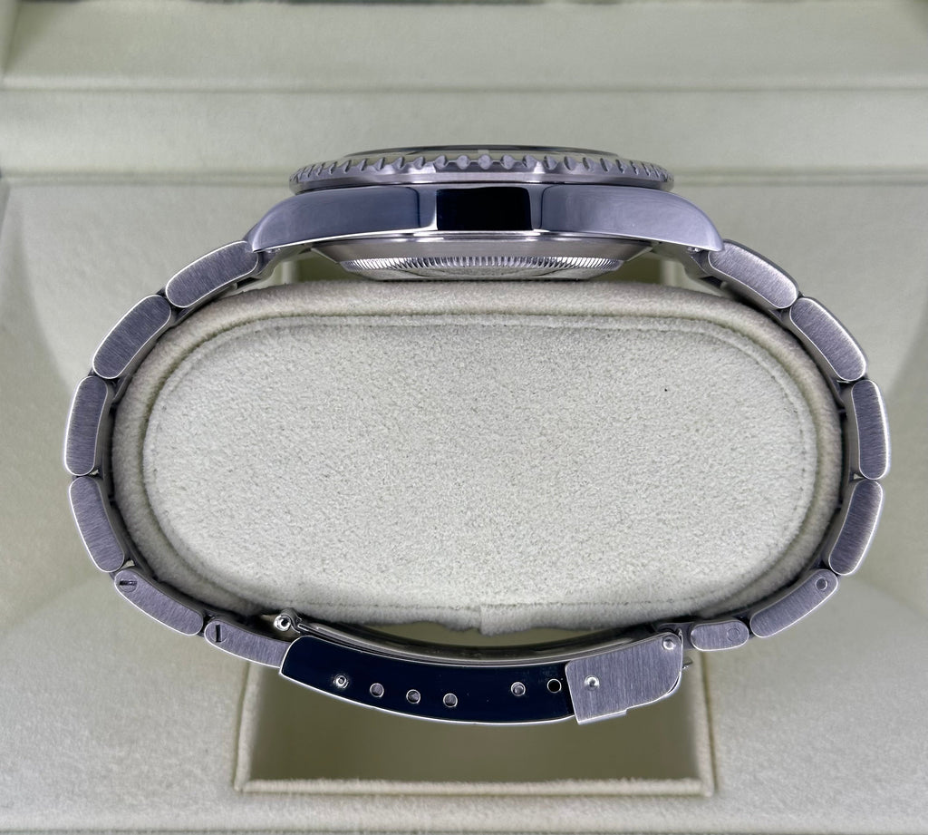 2007 Rolex Submariner Date 40mm 16610 Stainless Steel Black Dial