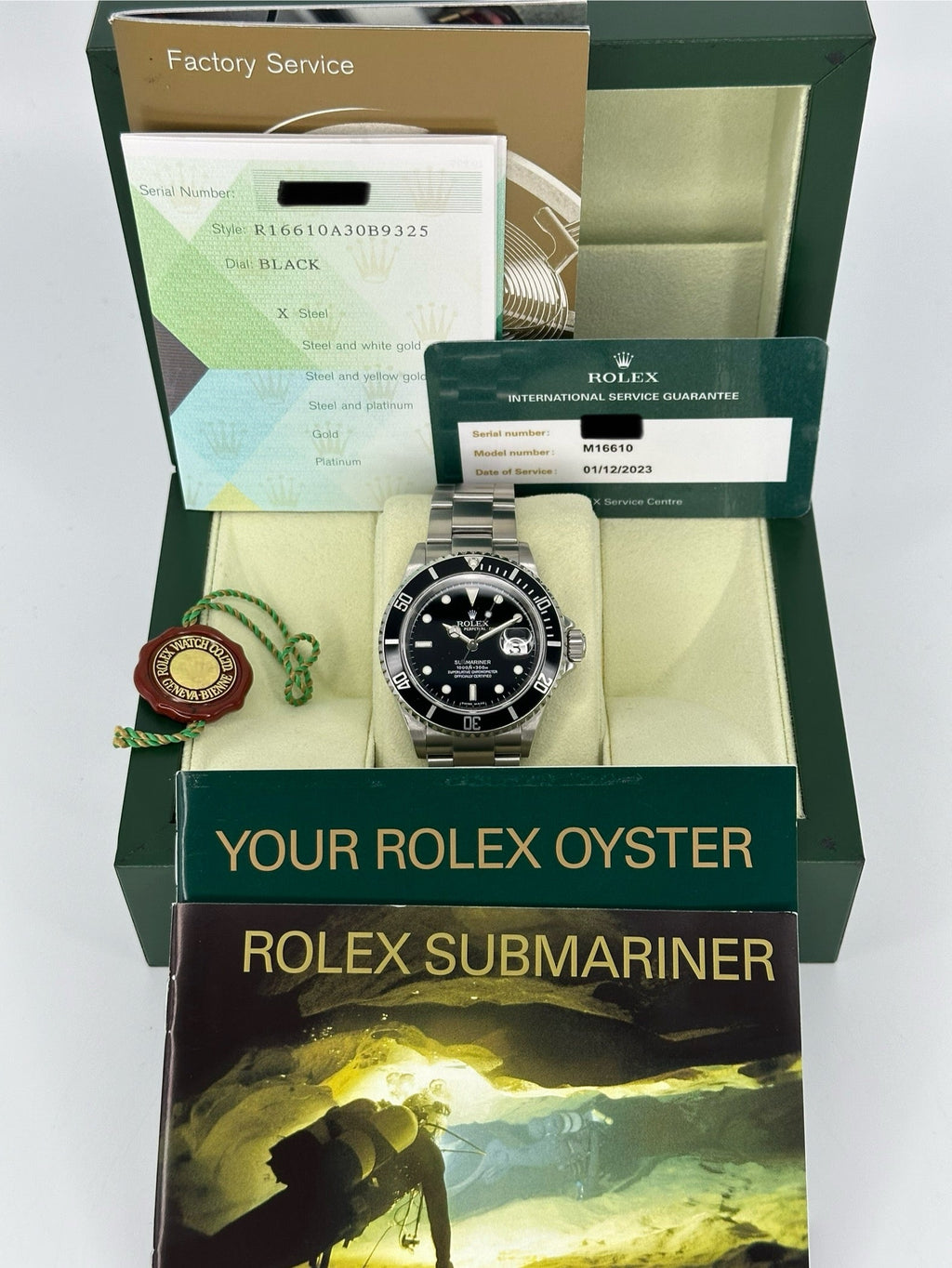 2007 Rolex Submariner Date 40mm 16610 Stainless Steel Black Dial
