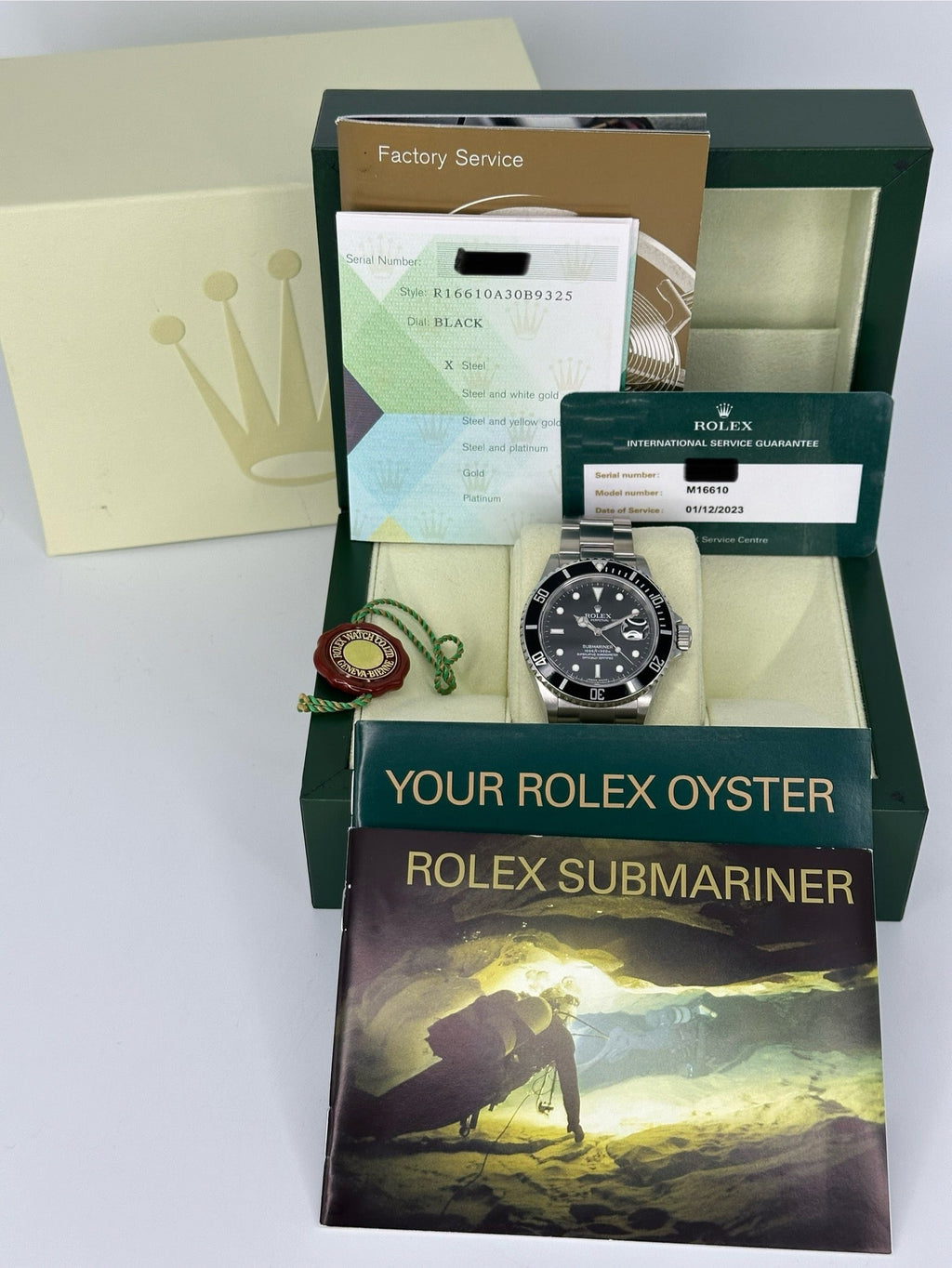 2007 Rolex Submariner Date 40mm 16610 Stainless Steel Black Dial