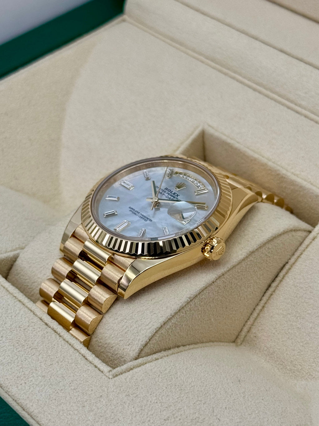 NEW 2025 Rolex Day-Date 40mm 228238 Mother Of Pearl Diamond Dial
