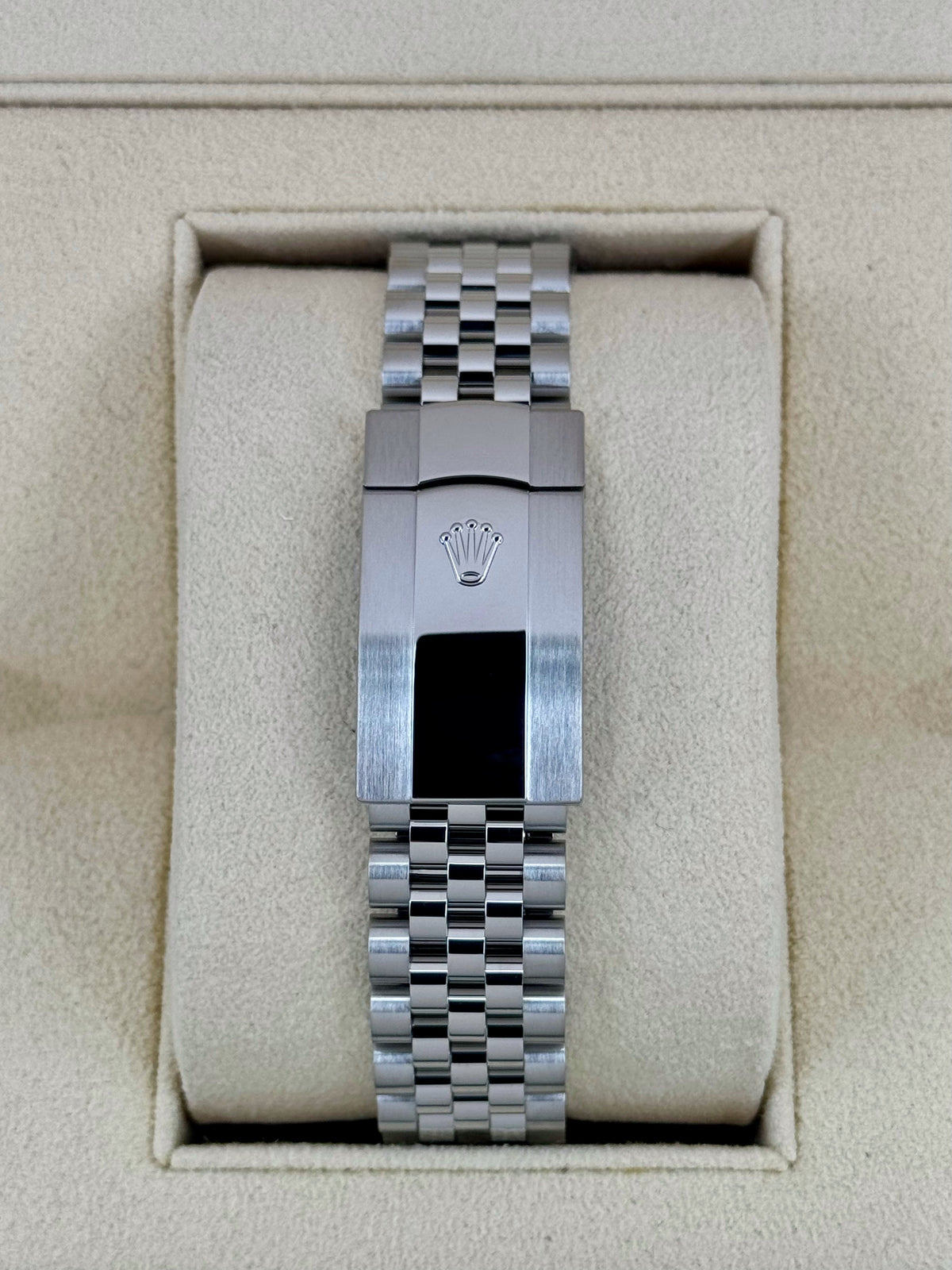 2024 Rolex Datejust 41mm 126334 Stainless Steel Jubilee Mint Green Dial