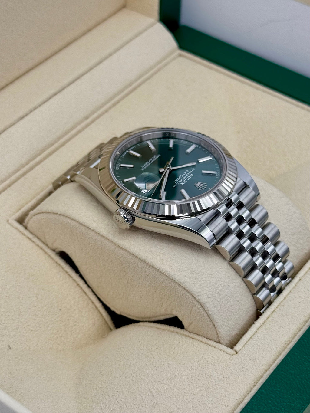 2024 Rolex Datejust 41mm 126334 Stainless Steel Jubilee Mint Green Dial