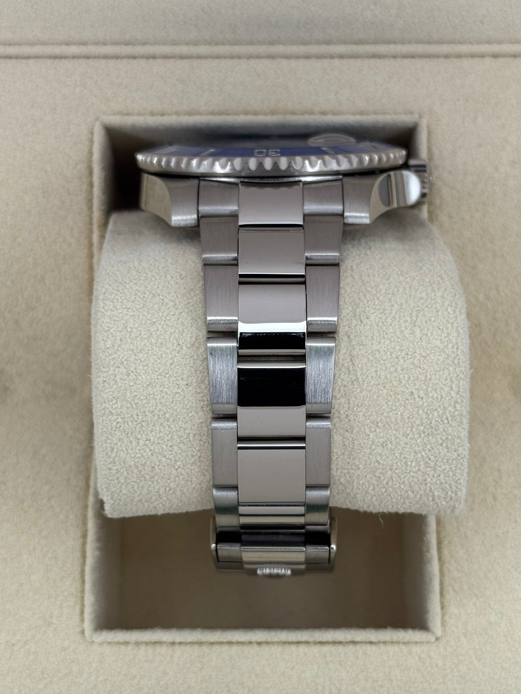 2017 Rolex Submariner "Smurf" 40mm 116619LB White Gold Blue Dial