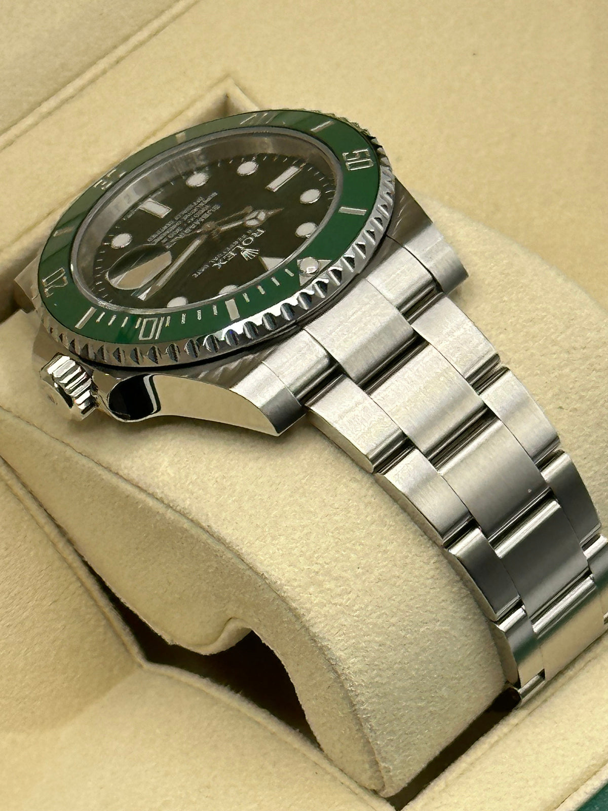 2015 Rolex Submariner "Hulk" 40mm 116610LV Green Dial