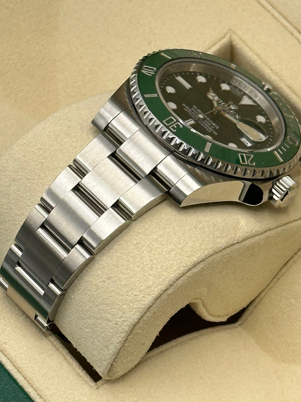 2015 Rolex Submariner "Hulk" 40mm 116610LV Green Dial
