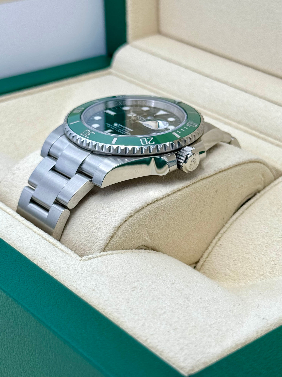 2020 Rolex Submariner "Hulk" 40mm 116610LV Green Dial