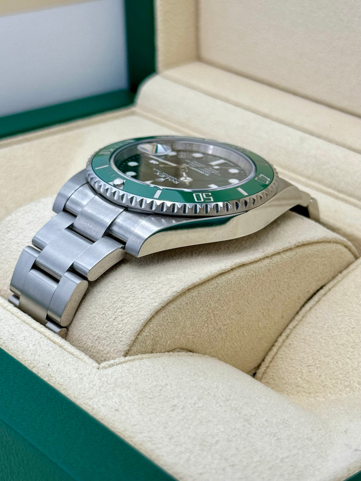 2020 Rolex Submariner "Hulk" 40mm 116610LV Green Dial