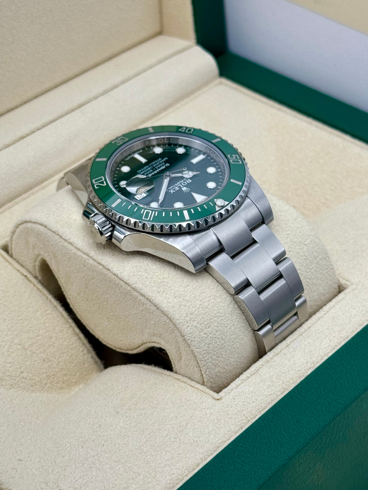 2019 Rolex Submariner "Hulk" 40mm 116610LV Green Dial