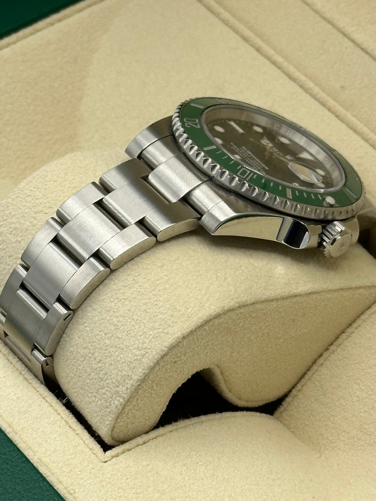 2019 Rolex Submariner "Hulk" 40mm 116610LV Green Dial