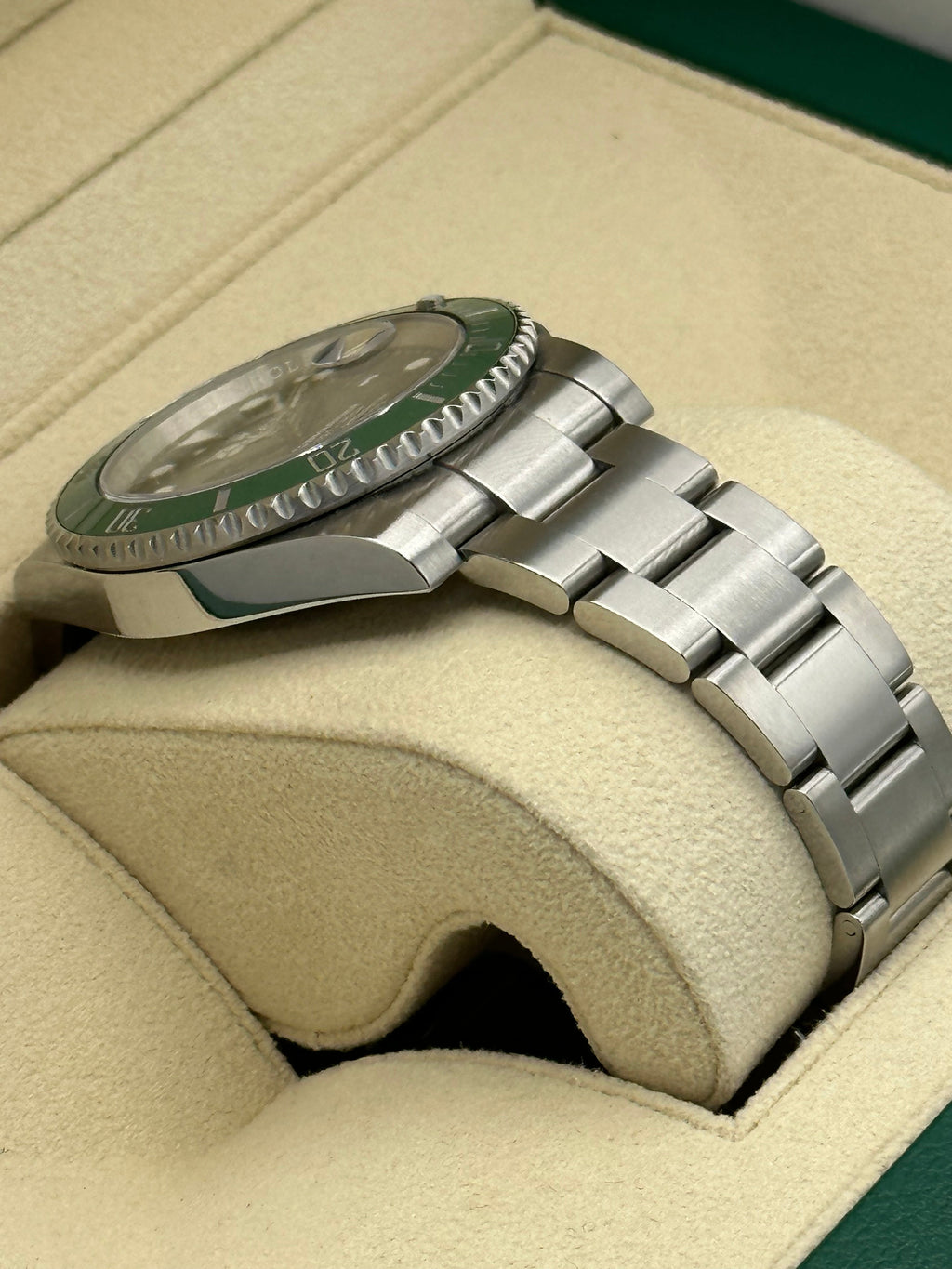 2019 Rolex Submariner "Hulk" 40mm 116610LV Green Dial