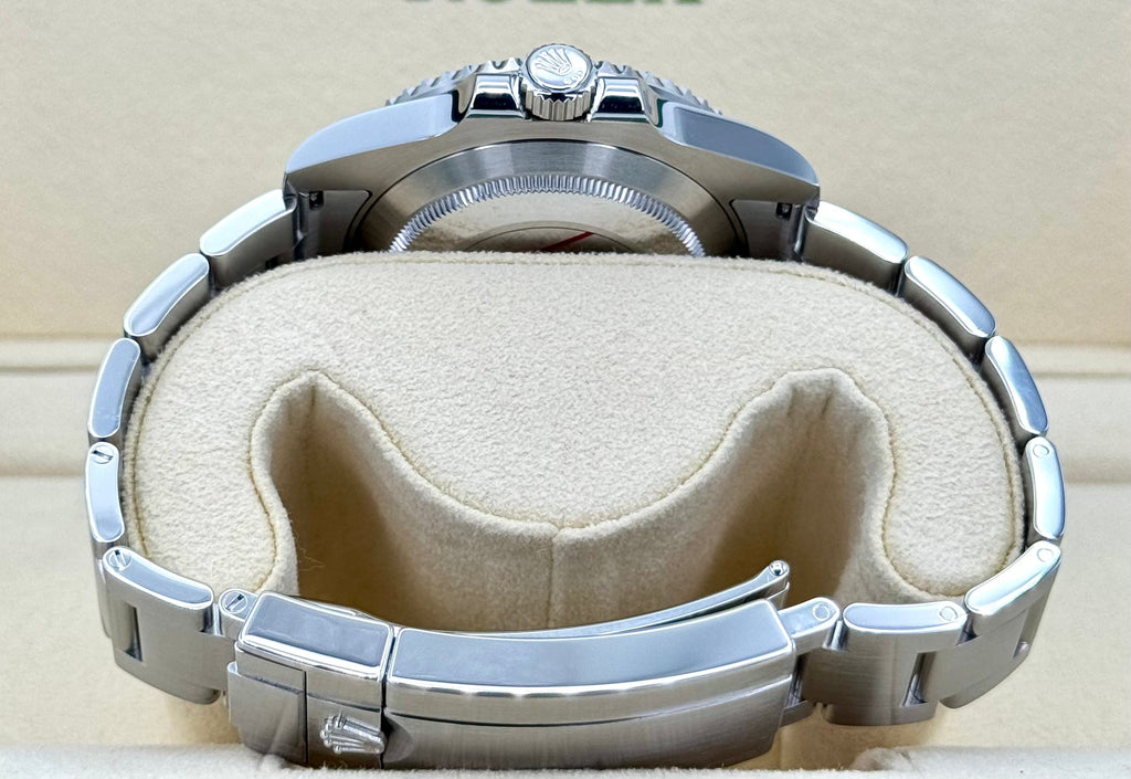 2015 Rolex Submariner "Hulk" 40mm 116610LV Green Dial