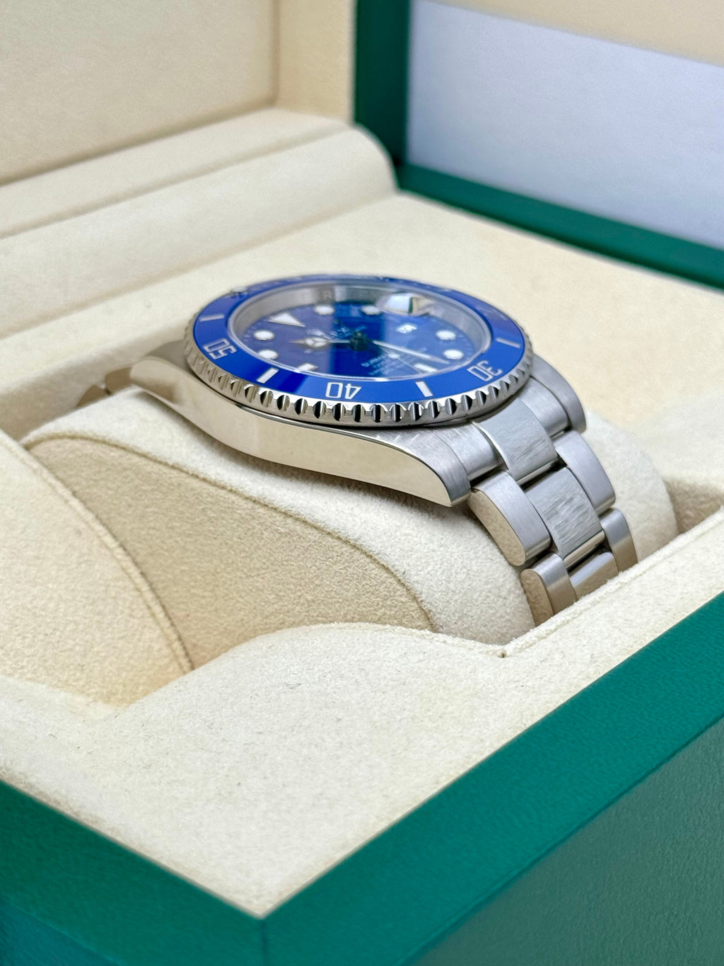 2017 Rolex Submariner "Smurf" 40mm 116619LB White Gold Blue Dial