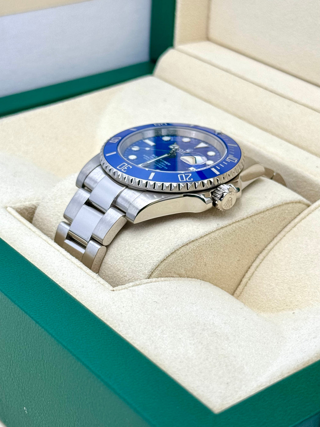 2017 Rolex Submariner "Smurf" 40mm 116619LB White Gold Blue Dial