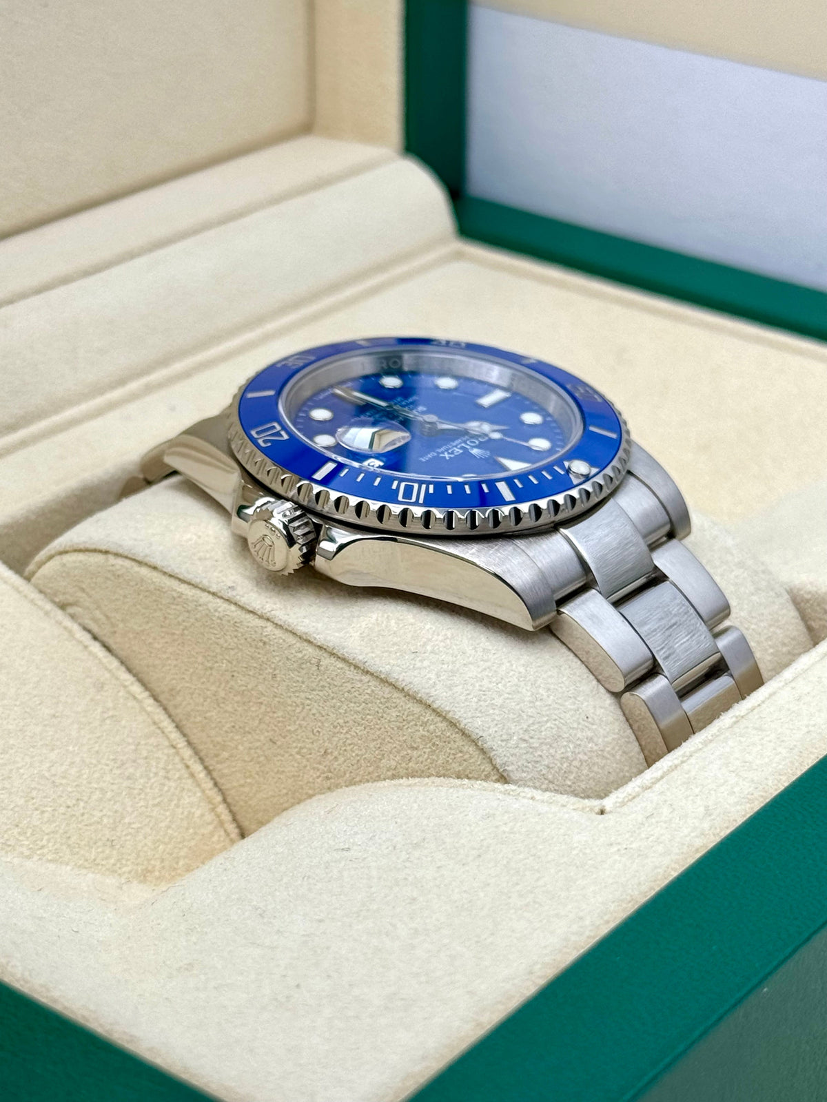 2017 Rolex Submariner "Smurf" 40mm 116619LB White Gold Blue Dial