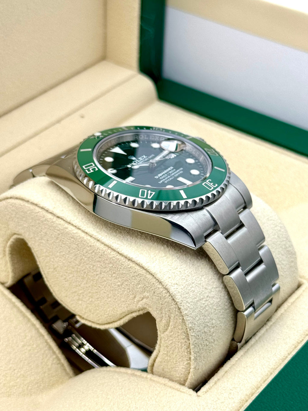 2019 Rolex Submariner "Hulk" 40mm 116610LV Green Dial