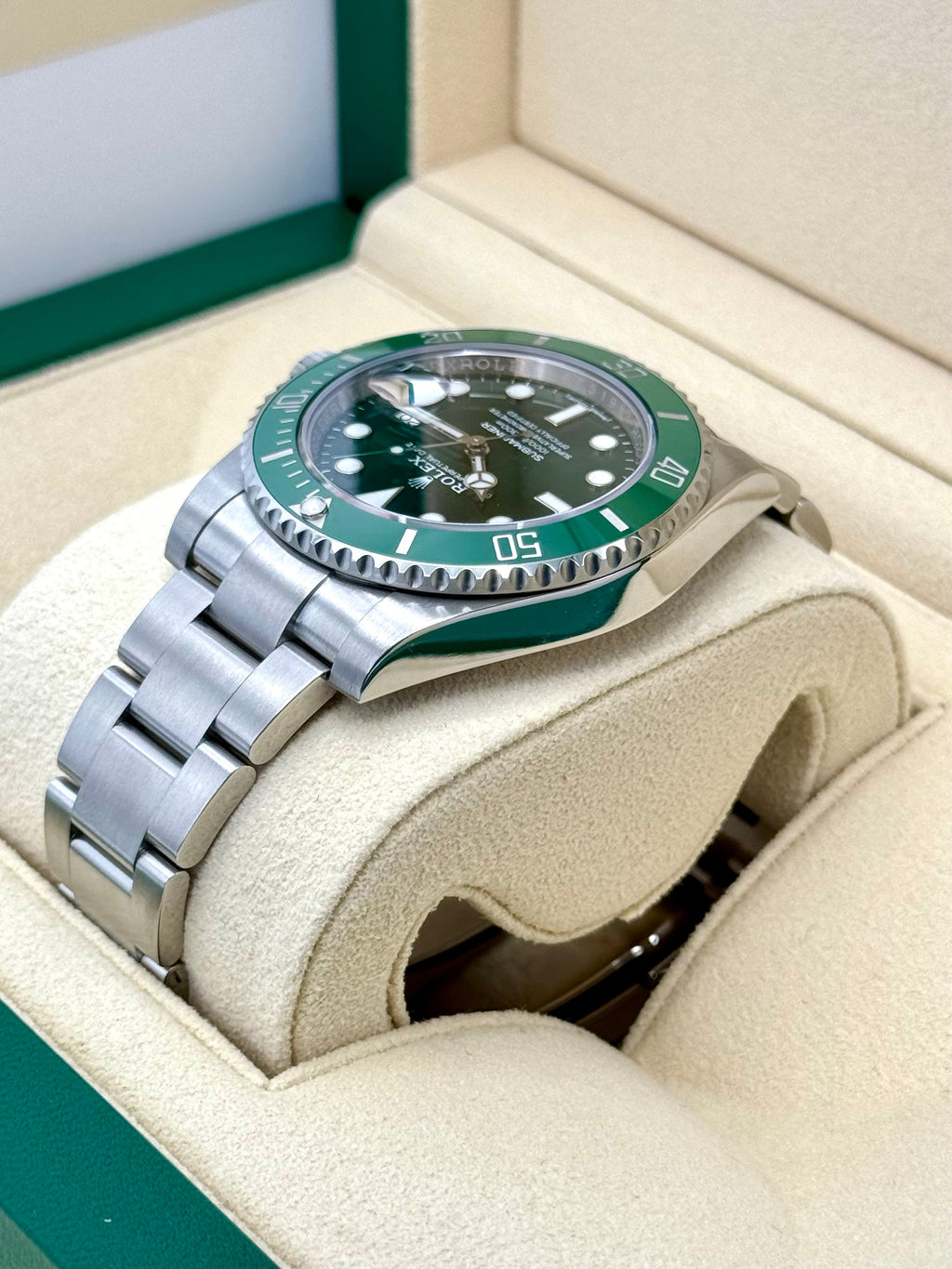 2019 Rolex Submariner "Hulk" 40mm 116610LV Green Dial