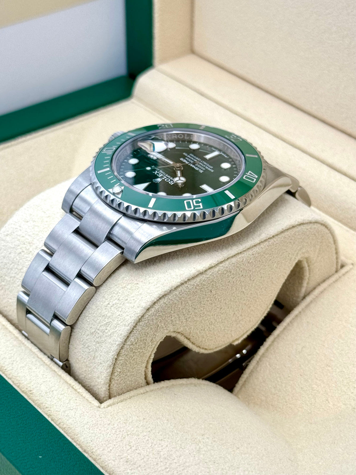 2019 Rolex Submariner "Hulk" 40mm 116610LV Green Dial
