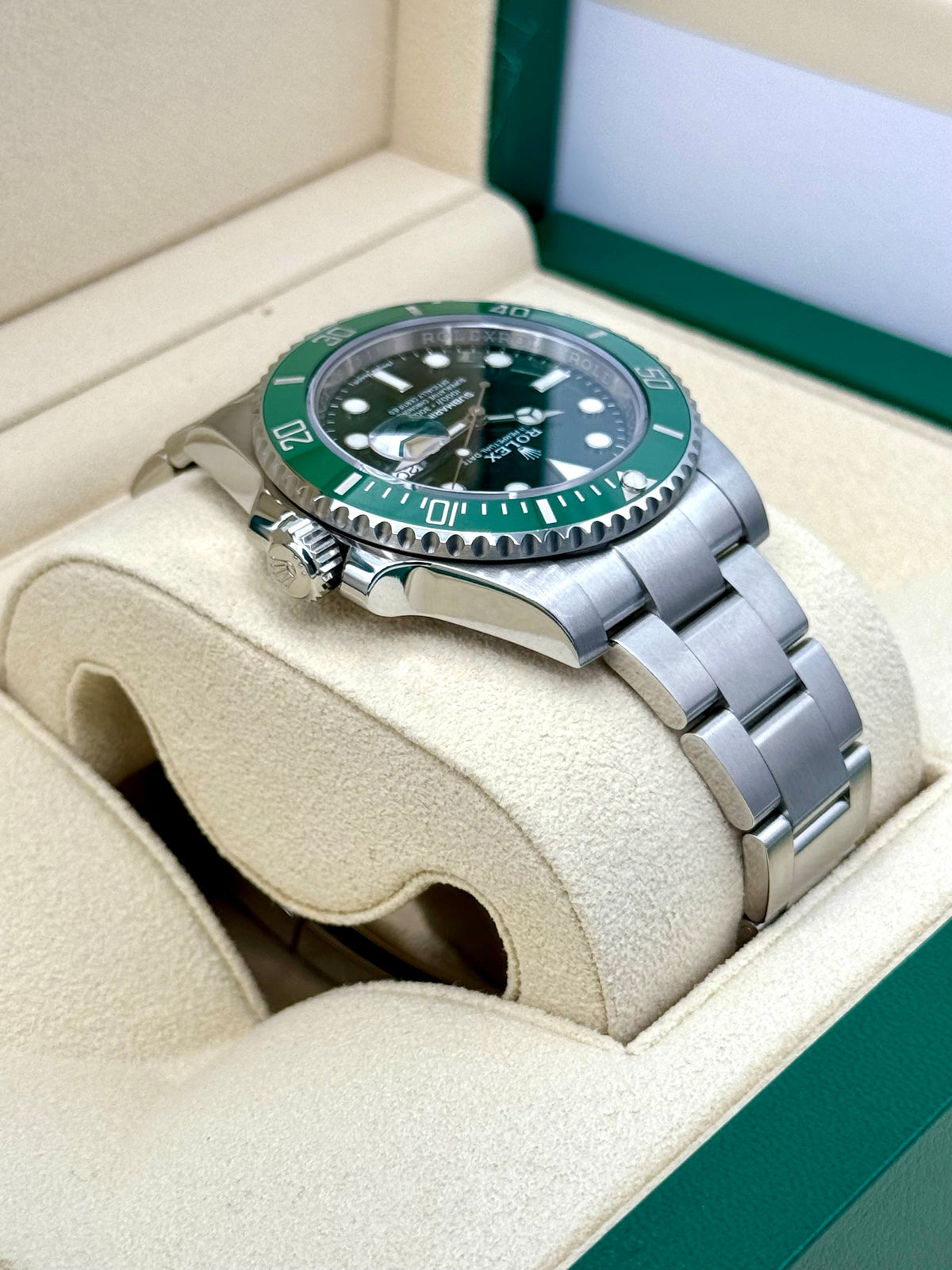 2019 Rolex Submariner "Hulk" 40mm 116610LV Green Dial