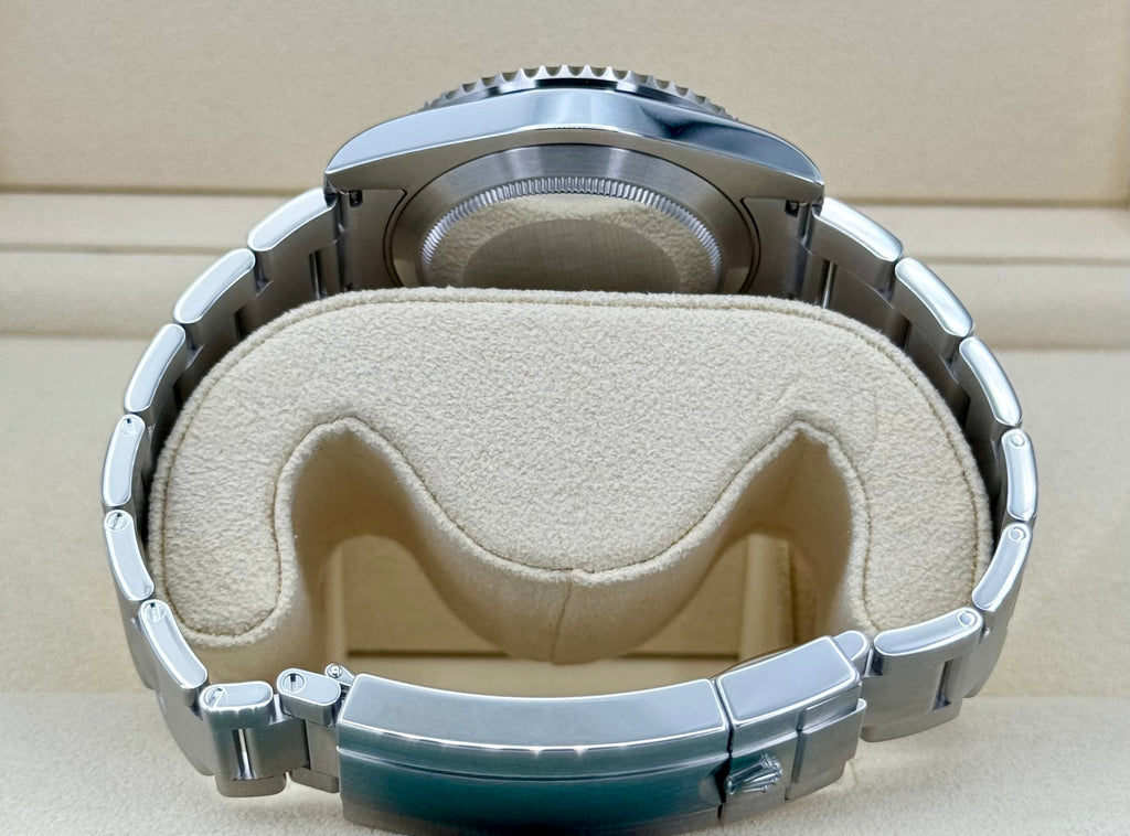 2019 Rolex Submariner "Hulk" 40mm 116610LV Green Dial