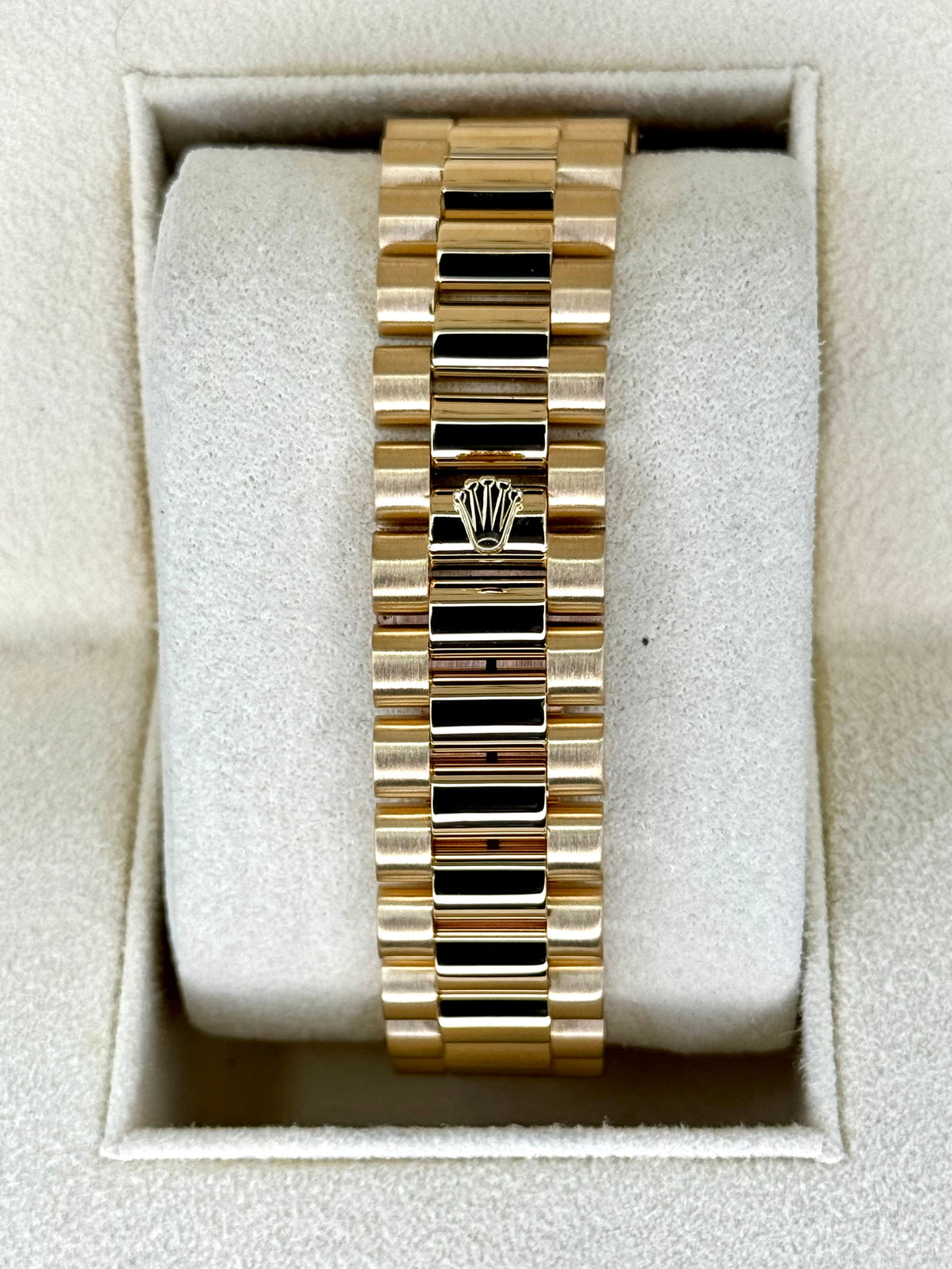 1995 Rolex Day-Date 36mm 18238 Presidential Champagne Dial