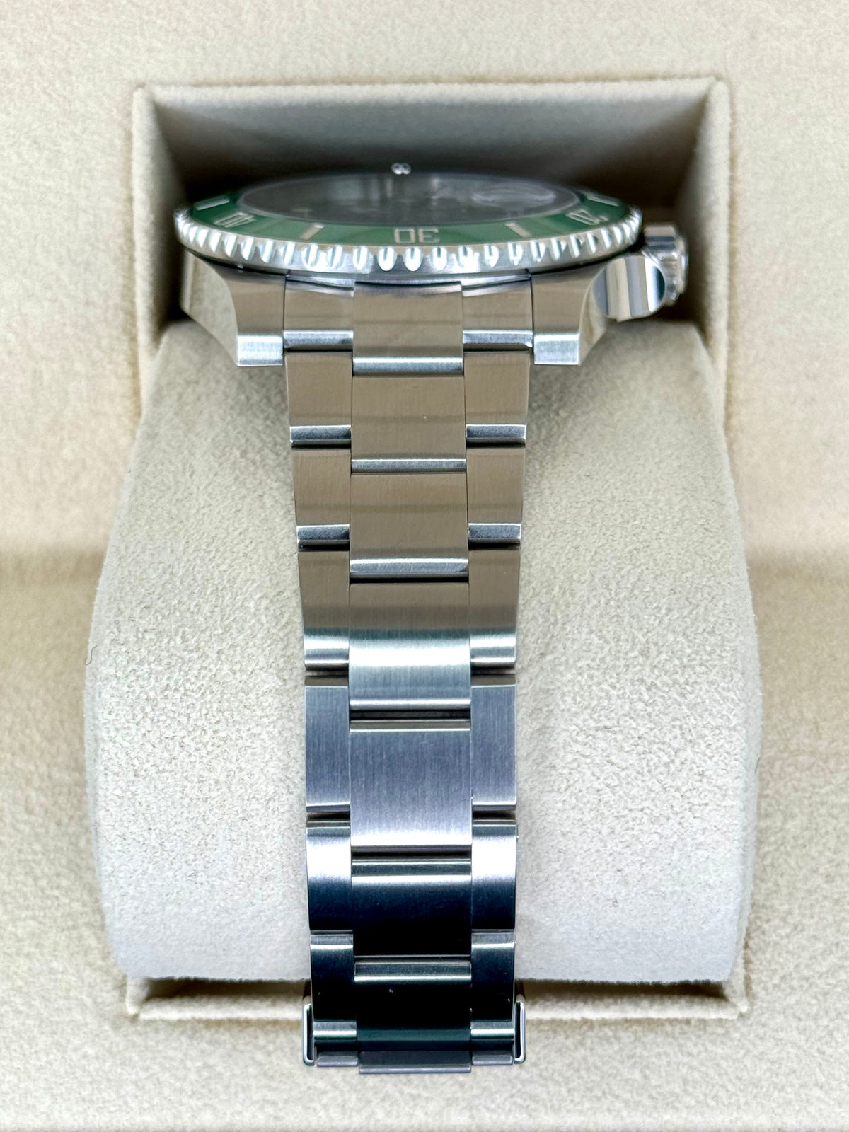 NEW 2020 Rolex Submariner "Hulk" 40mm 116610LV Green Dial