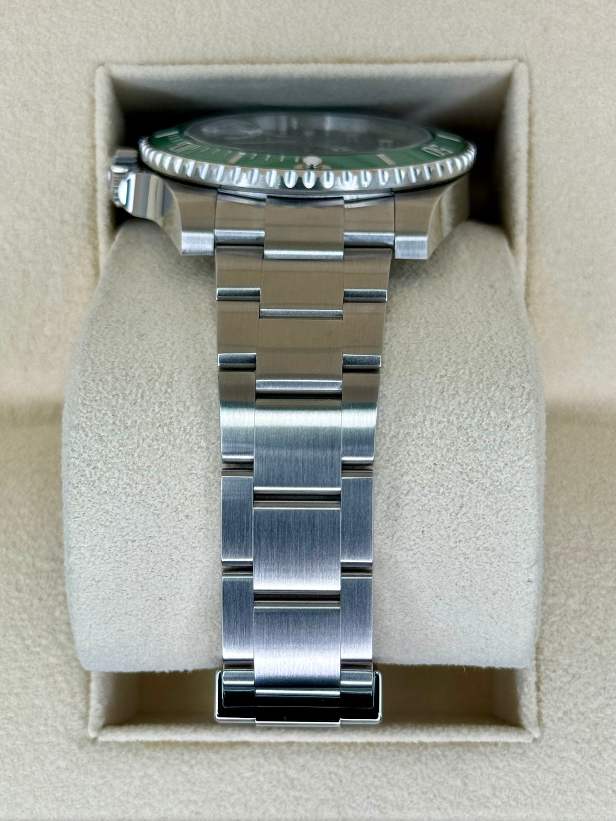 NEW 2020 Rolex Submariner "Hulk" 40mm 116610LV Green Dial