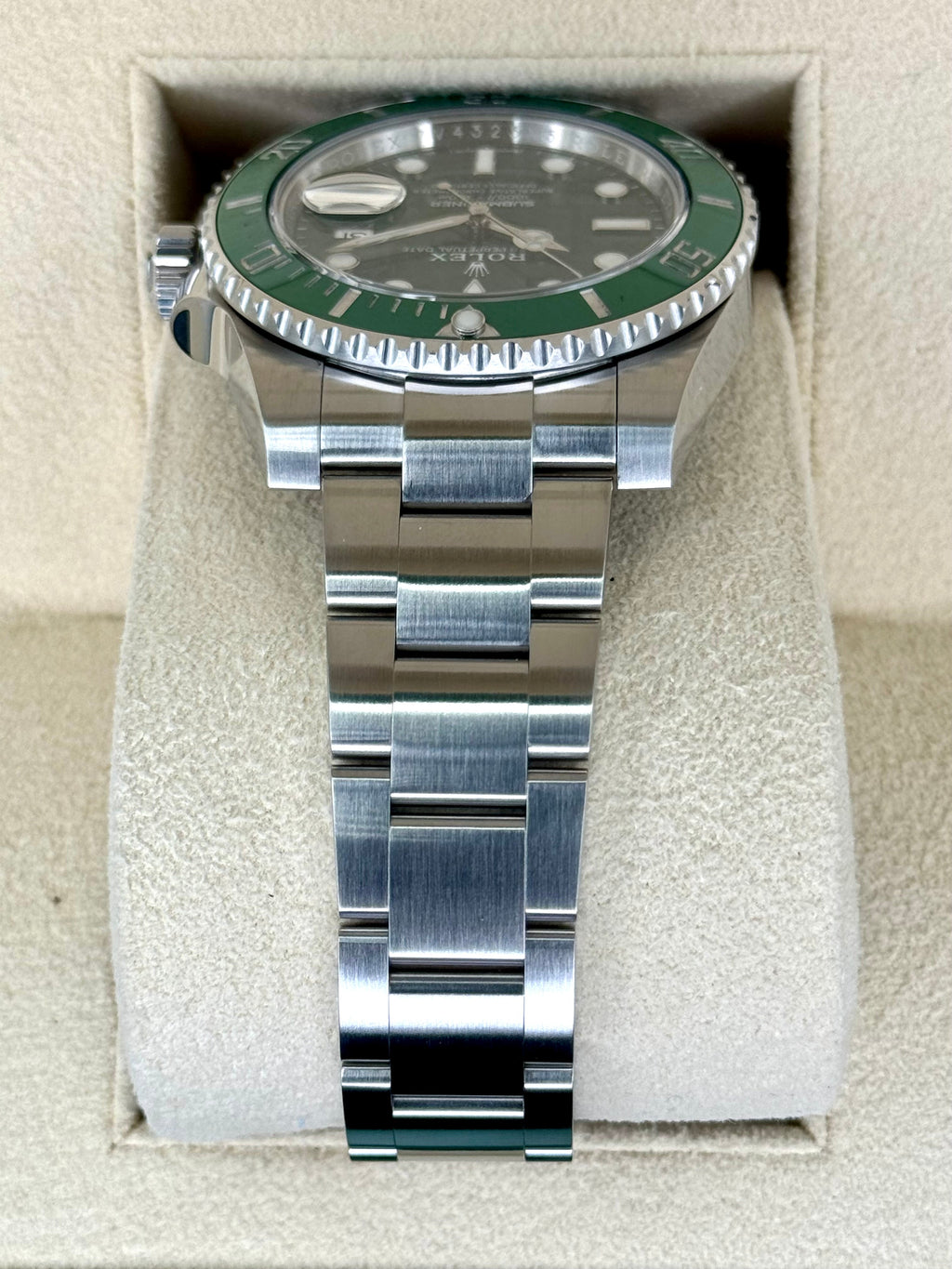 2018 Rolex Submariner “Hulk” 40mm 116610LV Green Dial