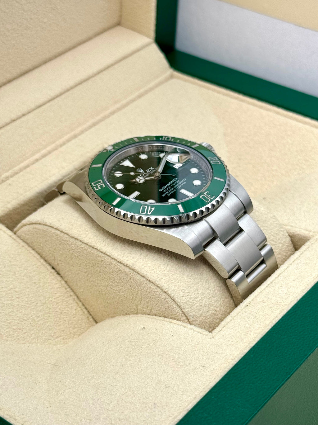2018 Rolex Submariner “Hulk” 40mm 116610LV Green Dial