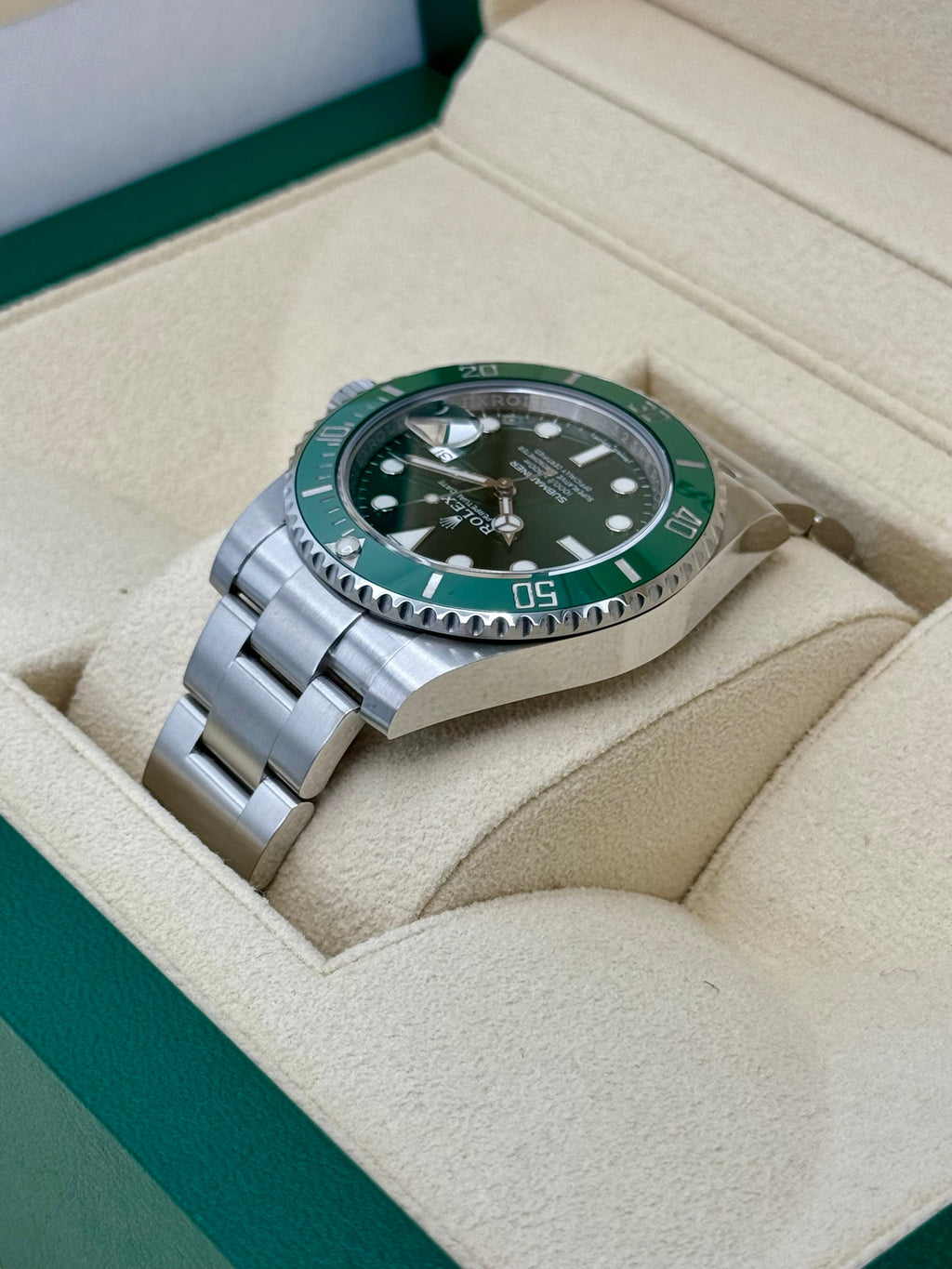 2018 Rolex Submariner “Hulk” 40mm 116610LV Green Dial
