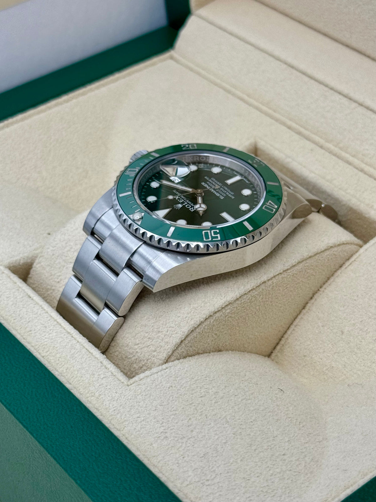 2018 Rolex Submariner “Hulk” 40mm 116610LV Green Dial