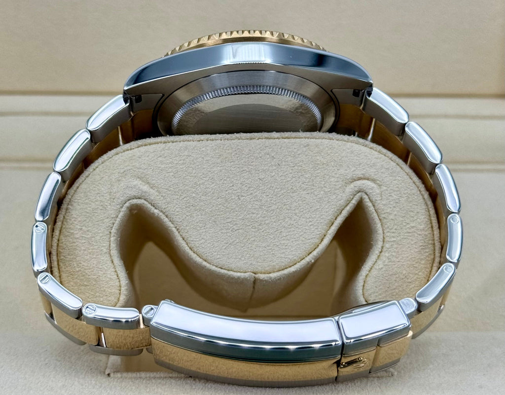 Rolex Submariner “Bluesy” 40mm 116613LB Two-Tone Flat Blue Dial
