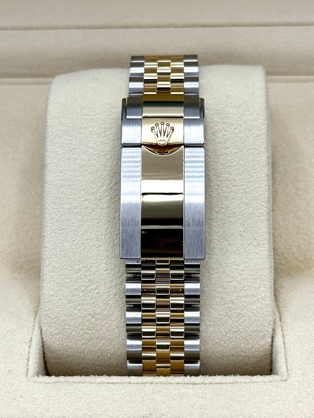 NEW 2023 Rolex GMT-Master II 40mm 126713GRNR Two-Tone Jubilee Black Dial