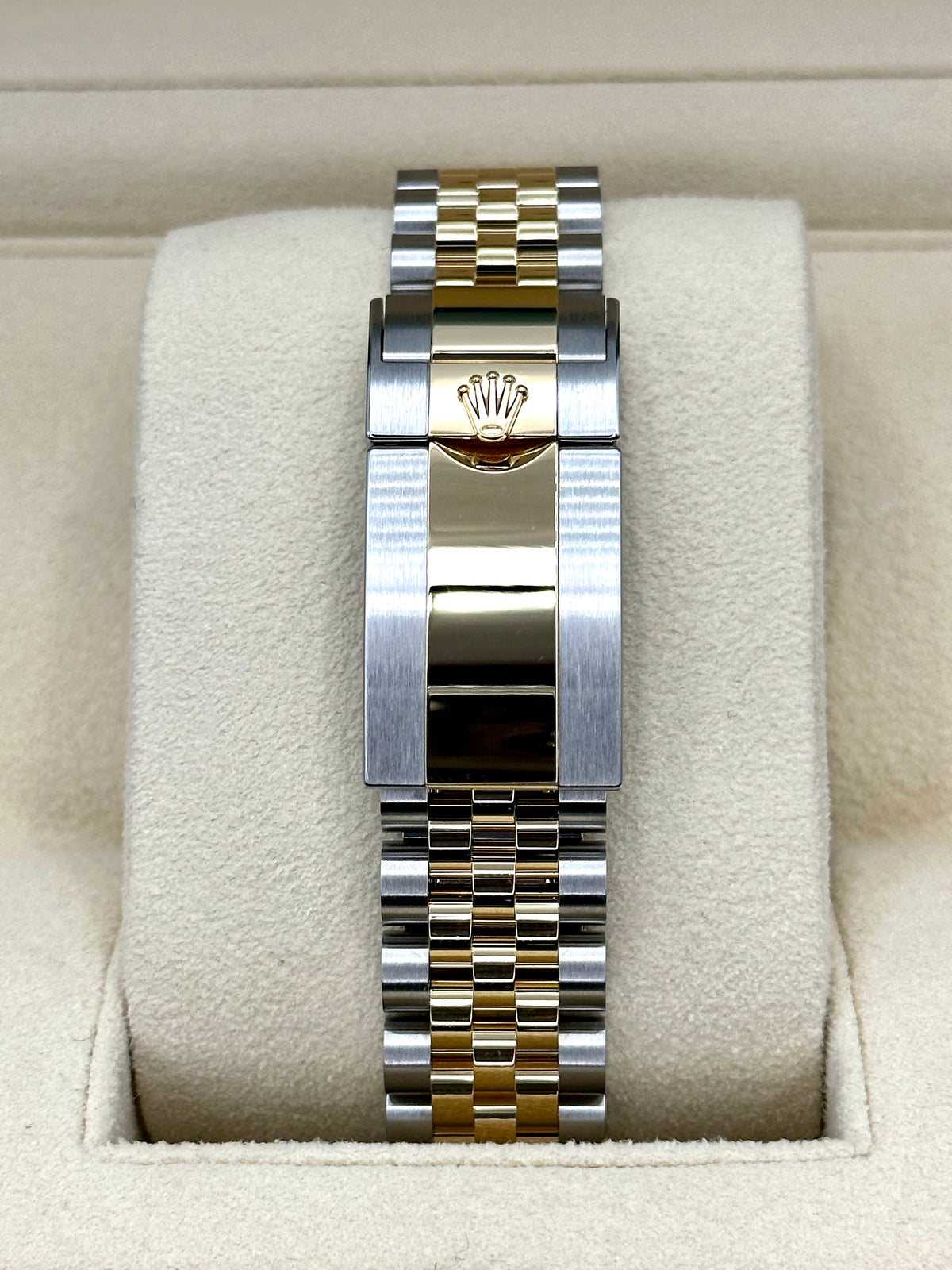 NEW 2023 Rolex GMT-Master II 40mm 126713GRNR Two-Tone Jubilee Black Dial