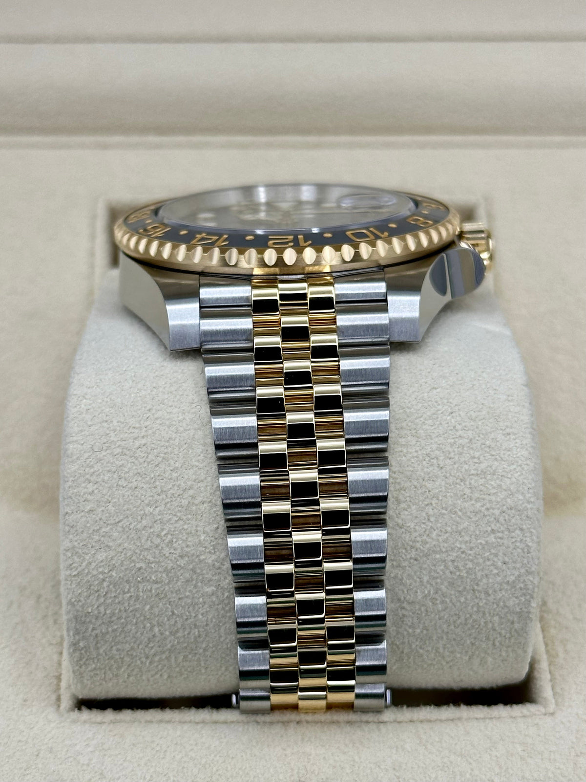 NEW 2023 Rolex GMT-Master II 40mm 126713GRNR Two-Tone Jubilee Black Dial